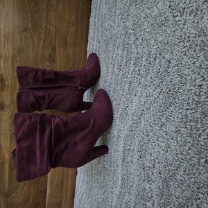 Elegant Women's Suede Boots